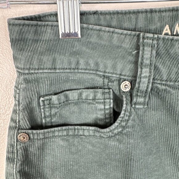 American Eagle Women's 2 Mom Straight Corduroy Pants Sage Green EUC Inseam 27.5" - Picture 4 of 12